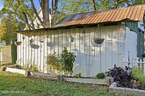 Exterior - 285 Peachtree St, Upton, KY 42784 photo 10 of 22