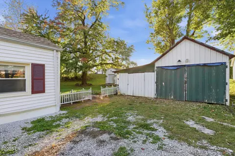 Exterior - 285 Peachtree St, Upton, KY 42784 photo 11 of 22