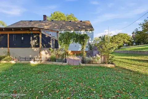 Exterior - 285 Peachtree St, Upton, KY 42784 photo 2 of 22
