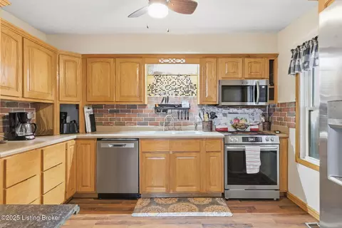 Kitchen - 285 Peachtree St, Upton, KY 42784 photo 1 of 5