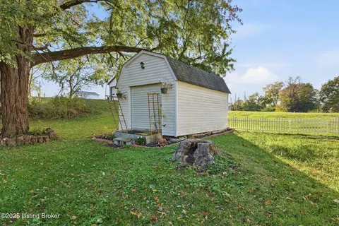 Exterior - 285 Peachtree St, Upton, KY 42784 photo 9 of 22