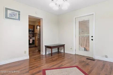 Entry Way - 285 Peachtree St, Upton, KY 42784 photo 4 of 4
