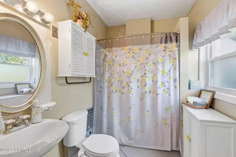 Bath - 285 Peachtree St, Upton, KY 42784 photo 5 of 5
