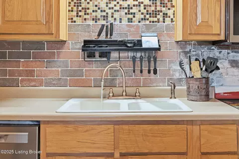Kitchen - 285 Peachtree St, Upton, KY 42784 photo 2 of 5