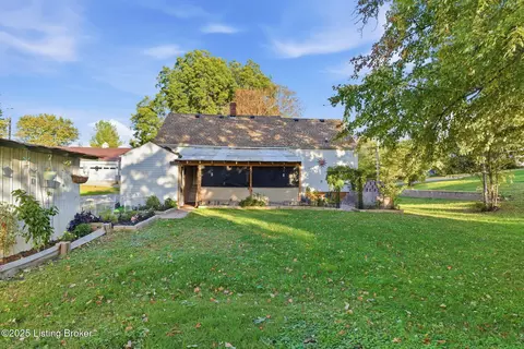 Exterior - 285 Peachtree St, Upton, KY 42784 photo 7 of 22