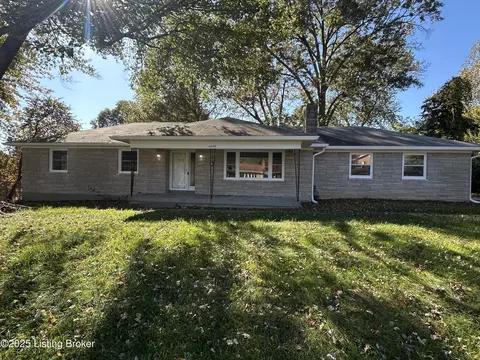 10408 S Dodge Ln, Louisville, KY 40272