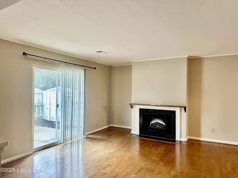 212 La Fontenay Ct, Louisville, KY 40223