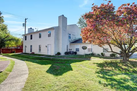 3726 Charter Oaks Dr #3, Louisville, KY 40241