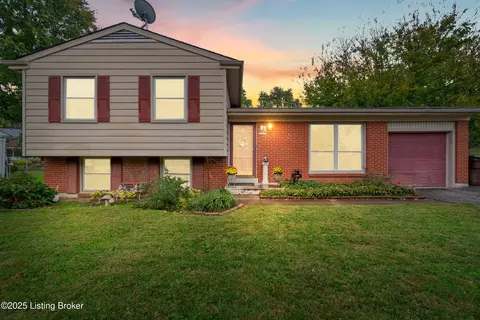 9209 Aylesbury Dr, Louisville, KY 40242