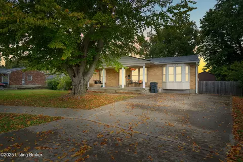 5613 Genny Ct, Louisville, KY 40214