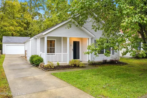 6423 Hunters Creek Blvd, Louisville, KY 40258