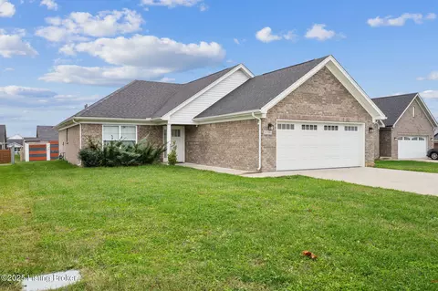 8706 Temperate Ct, Louisville, KY 40229