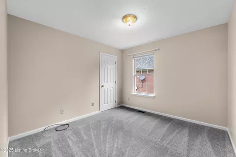 Bedroom - 180 E Aulbern Dr, Mount Washington, KY 40047 photo 3 of 3