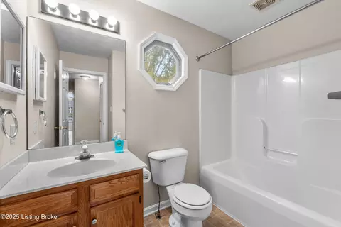 Bath - 180 E Aulbern Dr, Mount Washington, KY 40047 photo 2 of 2