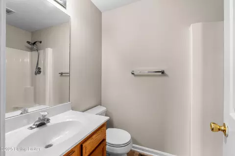 Bath - 180 E Aulbern Dr, Mount Washington, KY 40047 photo 1 of 2