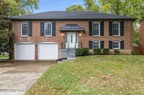 10025 Clearcreek Way, Louisville, KY 40223