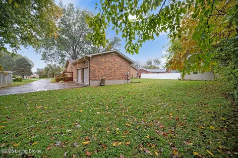4908 Ruby Way, Shepherdsville, KY 40165 photo 13