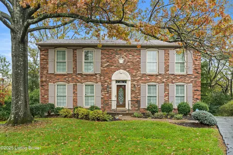 201 Lanark Pl, Louisville, KY 40243