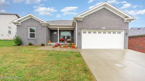 107 Blue Spruce Dr, Frankfort, KY 40601