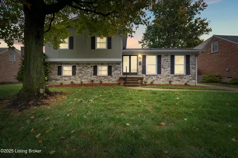 2415 Aintree Way, Louisville, KY 40220