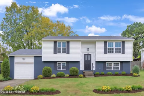 8814 Old Ironsides Dr, Louisville, KY 40228