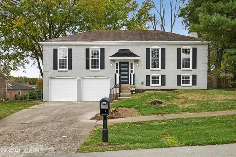 12412 Crosswinds Dr, Louisville, KY 40243