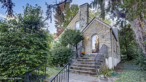 2078 Lakeside Dr, Louisville, KY 40205