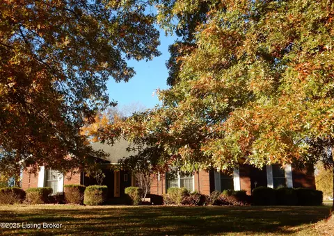 1135 Mill Brook Cir, Shepherdsville, KY 40165