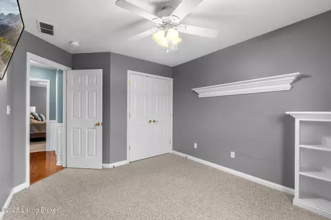 Bedroom - 172 Kevin Pl, Mount Washington, KY 40047 photo 3 of 4