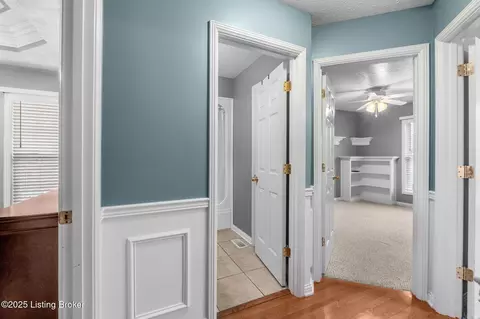 Entry Way - 172 Kevin Pl, Mount Washington, KY 40047 photo 3 of 5