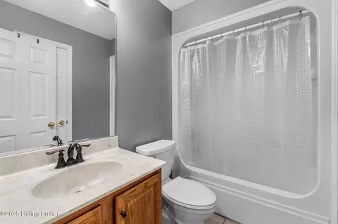 Bath - 172 Kevin Pl, Mount Washington, KY 40047 photo 2 of 3