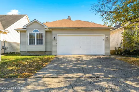 5807 Hudson Lake Dr, Louisville, KY 40291