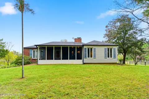 6209 Osage Rd, Crestwood, KY 40014