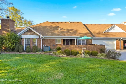 404 Eastgate Village Wynde, Louisville, KY 40223