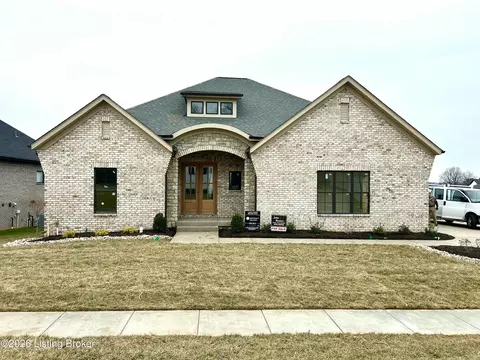 39 Thomas Farm Dr, Louisville, KY 40299