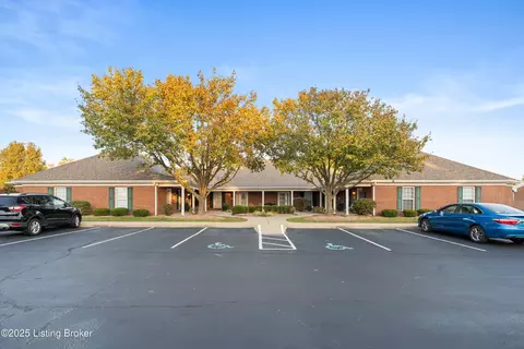 802 Garden Pointe Dr, Simpsonville, KY 40067
