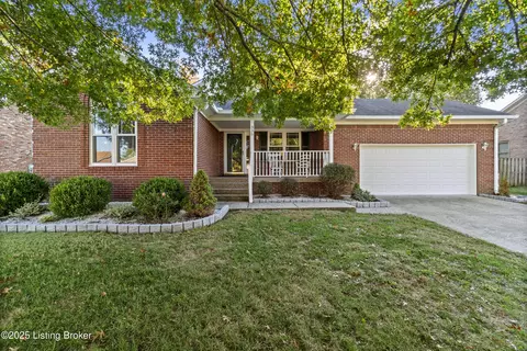 335 Shady Brook Ln, Louisville, KY 40229