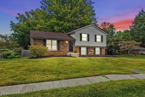 9205 Auburn Ave, Jeffersontown, KY 40299