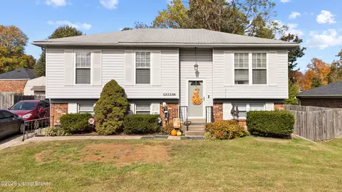 8509 Gainsborough Dr, Louisville, KY 40291