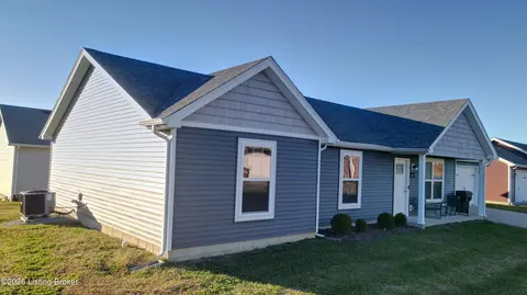 14 Hunters Ridge Dr, Eminence, KY 40019