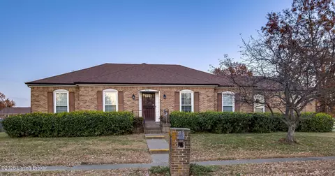 4407 Titus Ct, Louisville, KY 40218