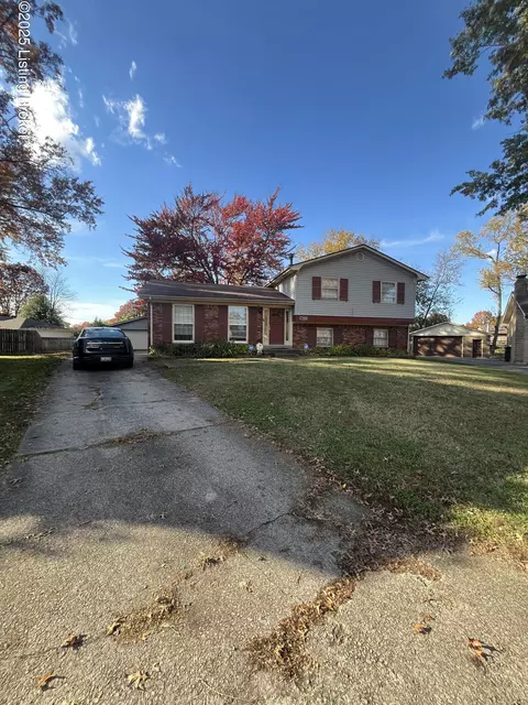 7500 Zephyr Ct, Louisville, KY 40220