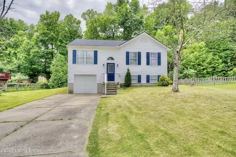 1640 Deer Run Dr, Burlington, KY 41005