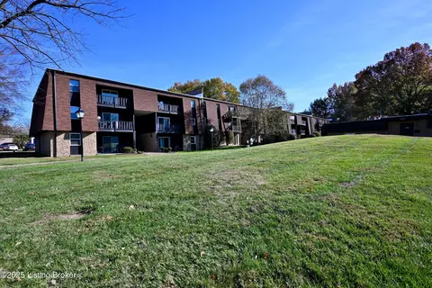 3500 Lodge Ln #338, Louisville, KY 40218