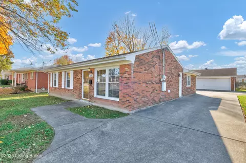 7226 Durst Dr, Louisville, KY 40258