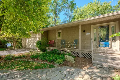 1603 Pleasure Cove Dr, La Grange, KY 40031