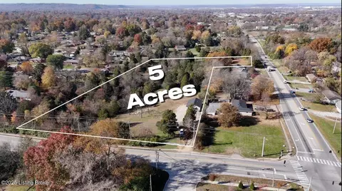 7704 Smyrna Pkwy, Louisville, KY 40228