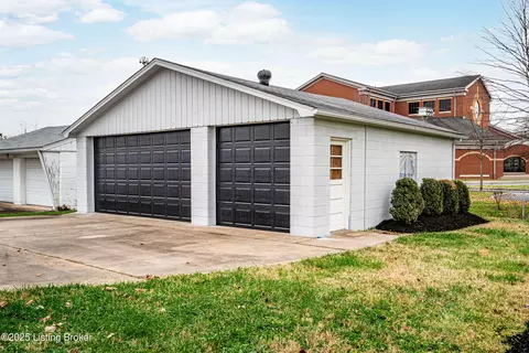 9109 Seaforth Dr, Louisville, KY 40258