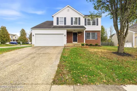 9701 River Trail Dr, Louisville, KY 40229