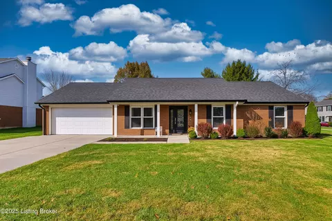 212 Gray Hawk Ct, Versailles, KY 40383